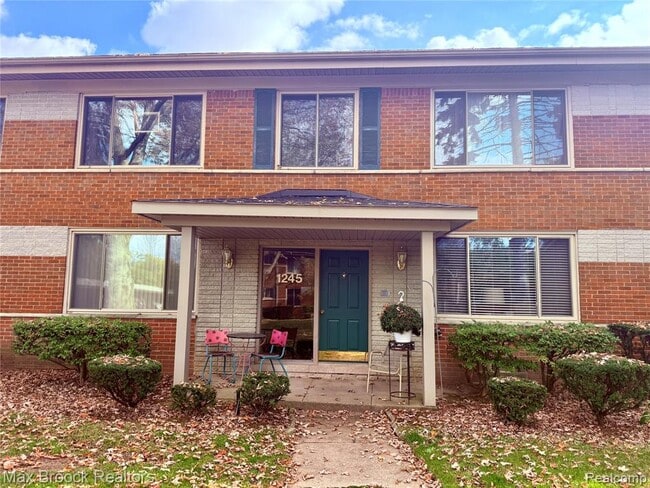 Building Photo - 1245 Derby Rd Unit 4