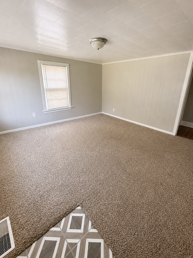 Photo - 221 Neal St