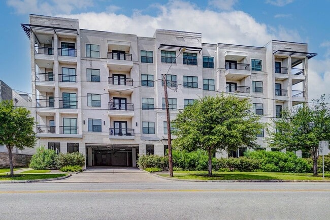 Building Photo - 1508 Blodgett St Unit 305 Rental
