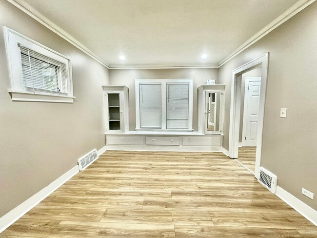 Photo - 12805 Watterson Ave