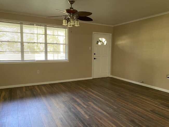 Photo - Charming 2 Bedroom Rental with Wood Floors in Port Allen!