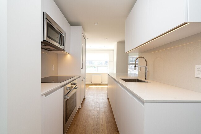 Building Photo - 95 Jameson Ave Unit 302