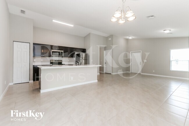 Photo - 1809 SW Cycle St