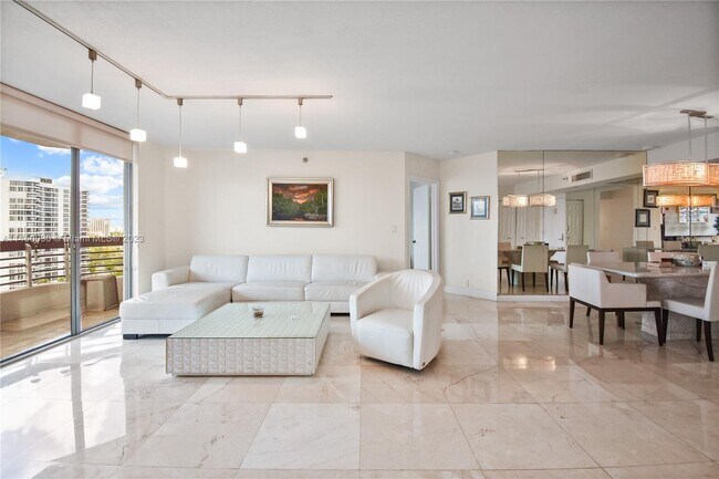 Photo - 3530 Mystic Pointe Dr Unidad 1602