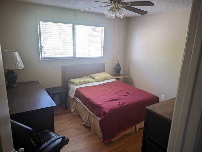 Building Photo - 7460 Batista St Rental
