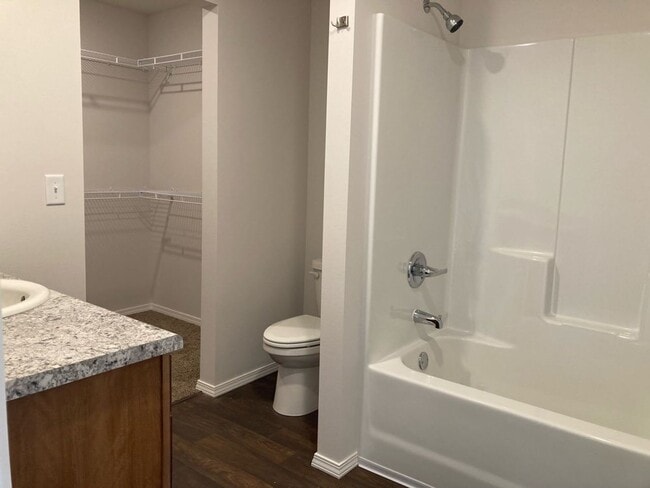 Photo - 112 Pin Oak Dr