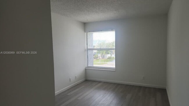 Photo - 1817 NW 58th Ave Unidad #22