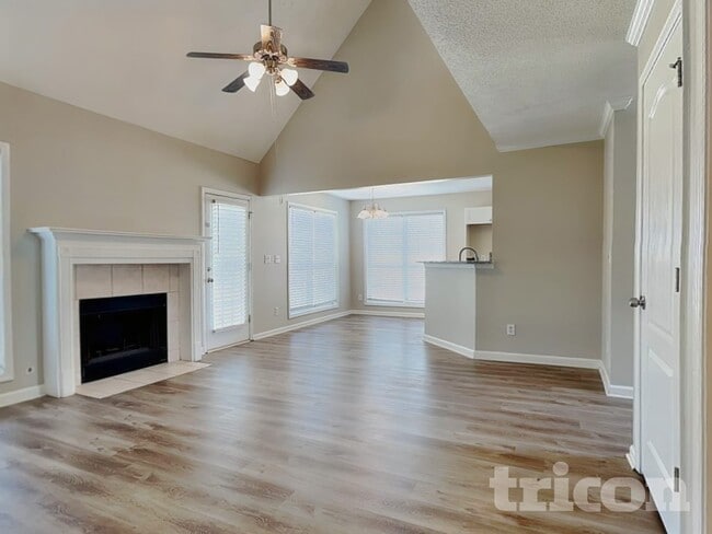 Photo - 130 Kyle Way