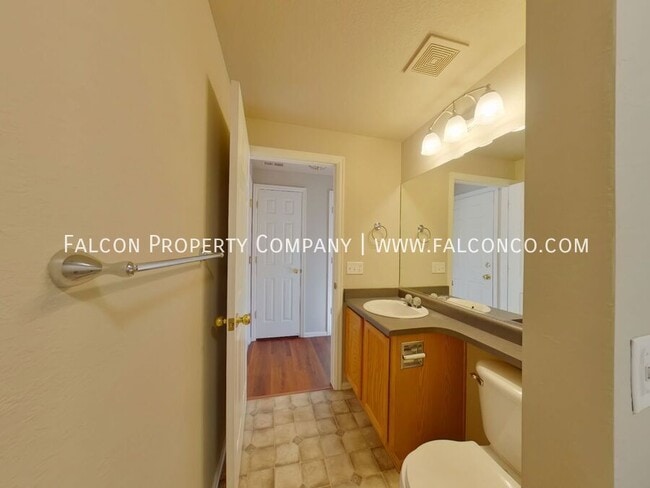 Photo - 6239 Hartman Dr