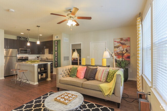 2BR,2BA,-1122SF Chambrays I
