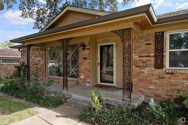 Building Photo - 5705 Twineing St Rental