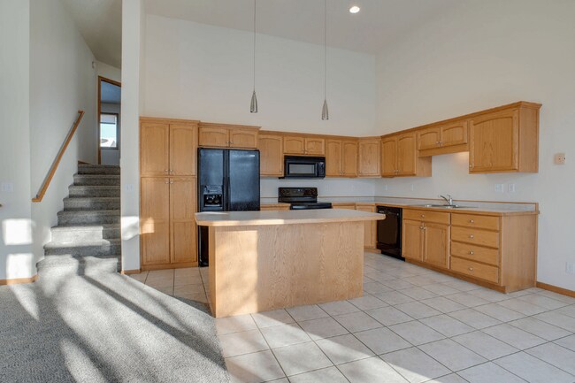 Photo - Tustin Townhomes