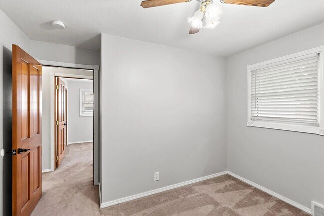 Photo - 2112 E 10th Ave