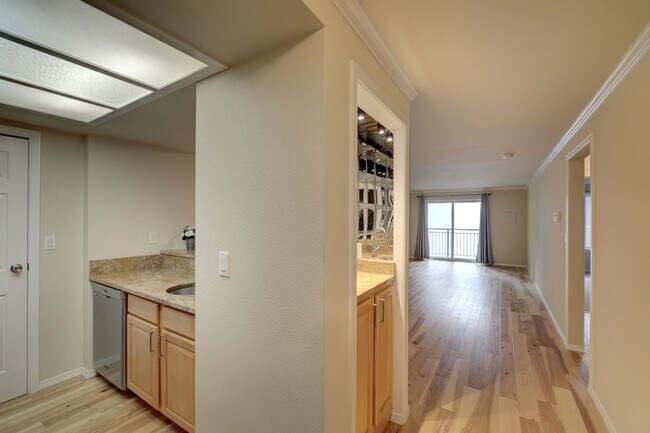 Photo - 2Bd/1Ba Bellevue Condo Unit A302