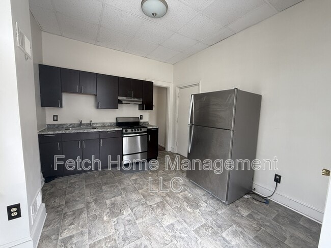 Building Photo - 202 E King St Rental