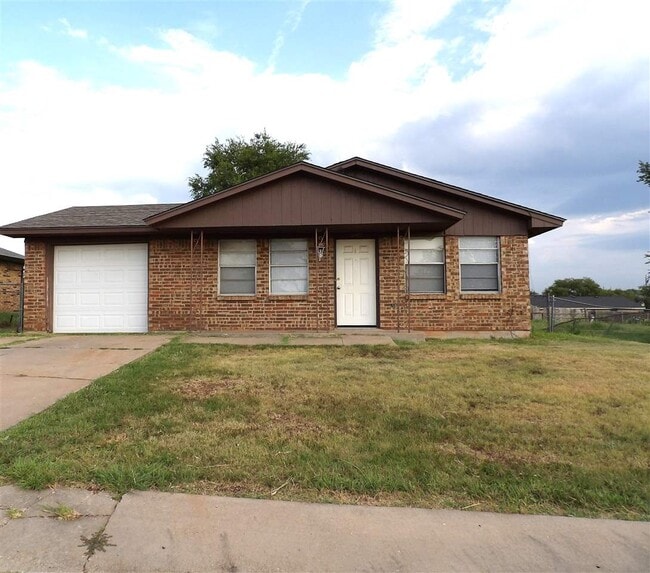 Building Photo - 4609 SW J Ave Rental