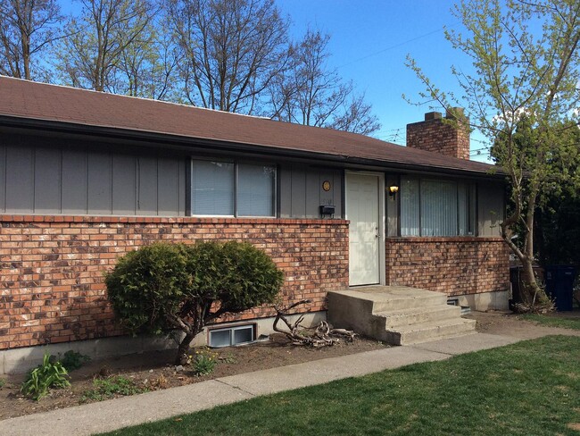 Photo - 1928 E Bridgeport Ave Townhome