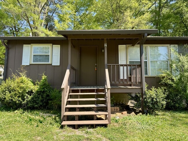 Building Photo - 2 Clervue Cir NE