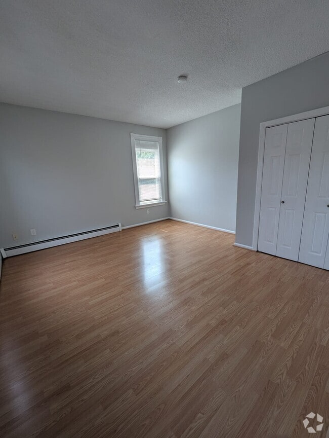Building Photo - 135 Howe St Unit B Rental