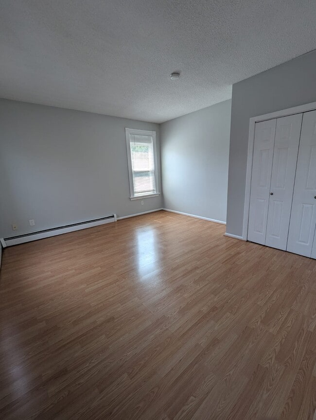 Building Photo - 135 Howe St Unit B Rental