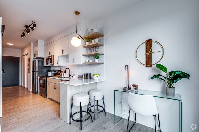 Cityline - Alcove - 477SF