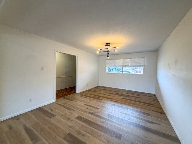 Photo - Mid-Century Charm in Melonie Park!