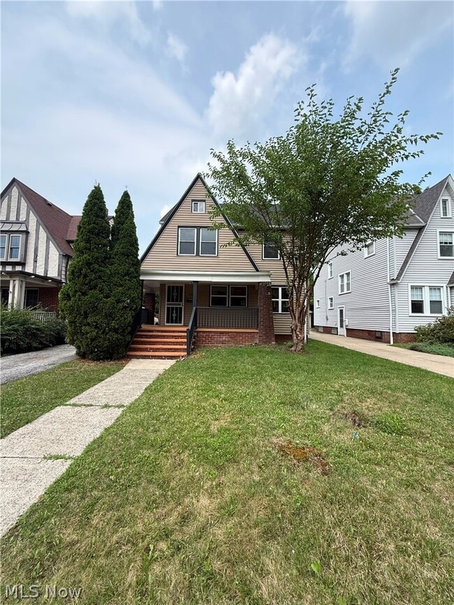 Photo - 3537 Silsby Rd