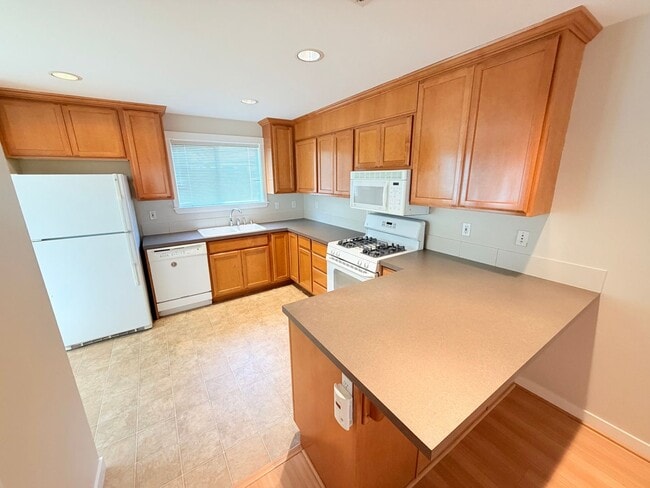 Photo - Like new three-bedroom townhome minutes to Shoreline light rail station.