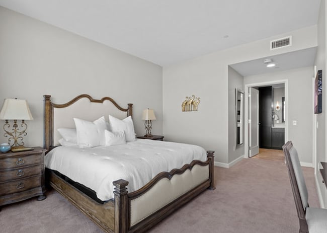 Photo - 4242 Broadway-560.2 Unidad 560.2