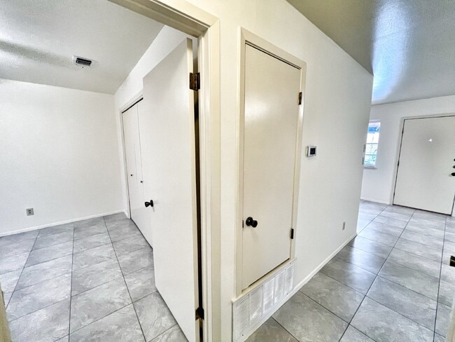 Photo - Adorable 2-Bedroom Duplex Just Minutes fro...
