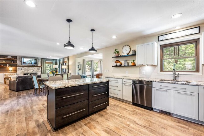 Photo - 1 Penzance Dr