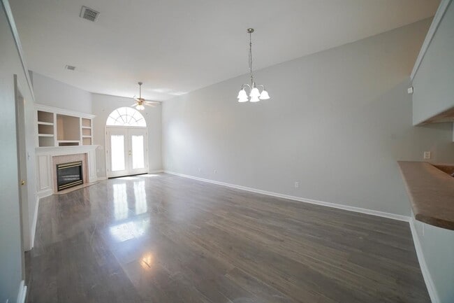 Photo - 1060 Kingdom Dr