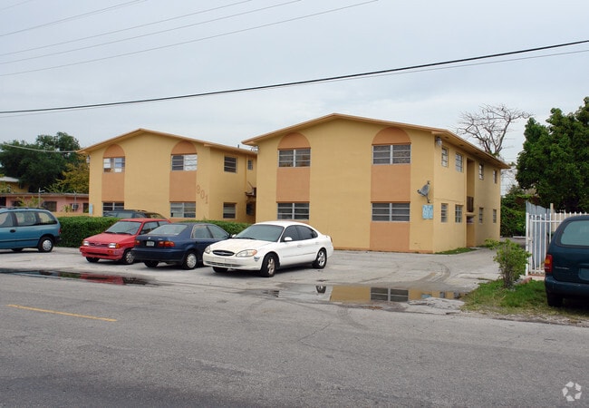 901 NW 28th St