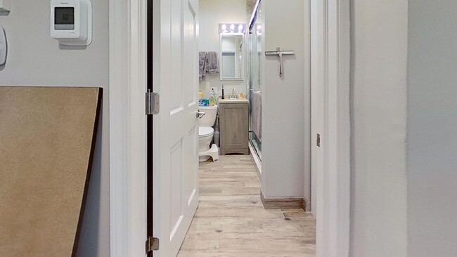 Photo - Top Floor East Lakeview Studio Apartment Unit 3164 3N
