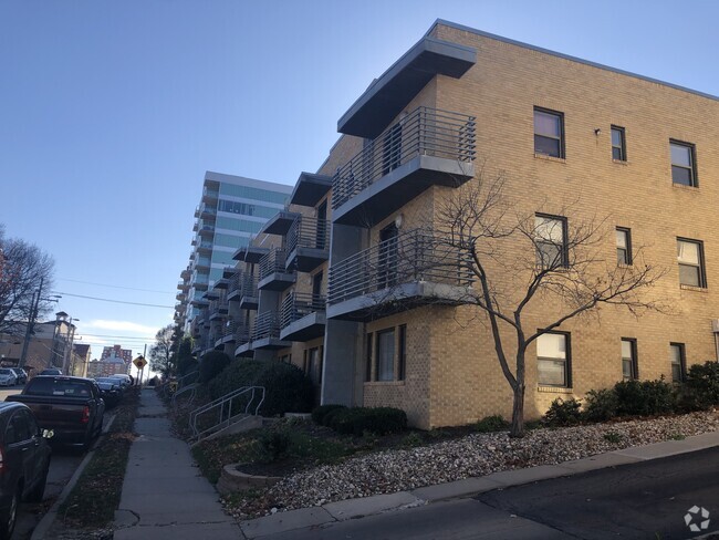 Building Photo - 4540 Broadway Blvd Unit 3N 4536 Rental