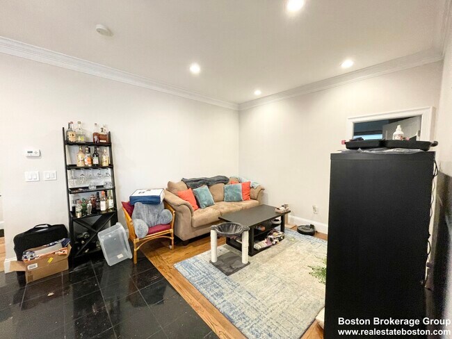 Photo - 150 Everett St Unit 203