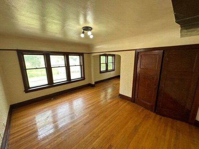 Photo - 4720 N 37th St. (8 Unit)