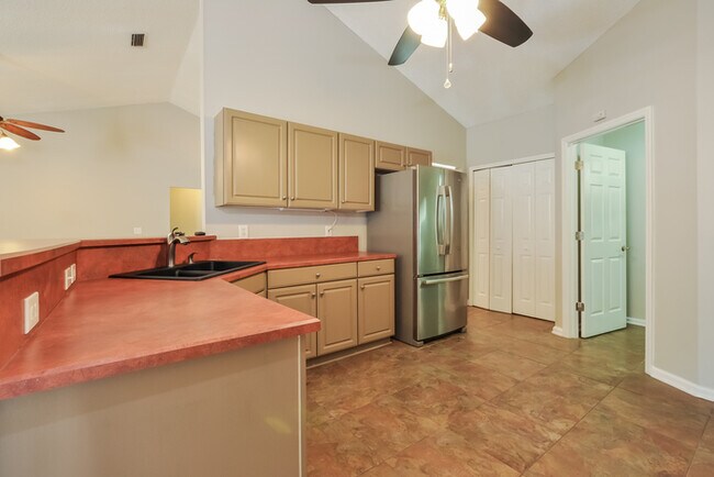 Photo - Beautiful 3 Bedroom in Saint Johns!