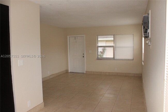 Photo - 334 SW 2nd St Unit 1