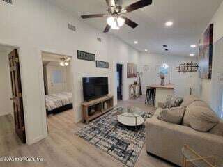 Photo - 204 Williams St