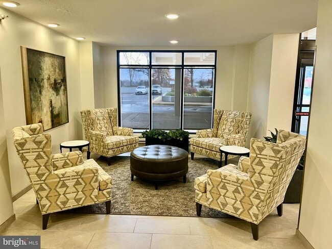 Photo - 1808 Old Meadow Rd Unidad 1104