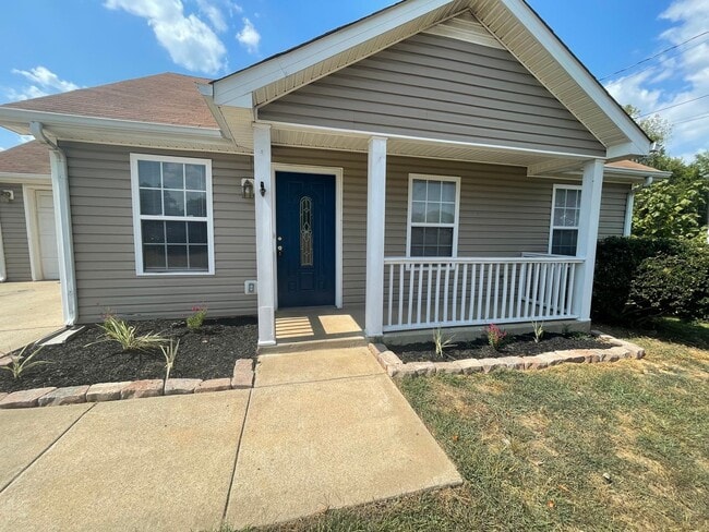 Photo - 3 Bedroom 2 Bath Home For Rent Near 101st!
