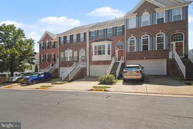 Building Photo - 213 Spencer Terrace SE