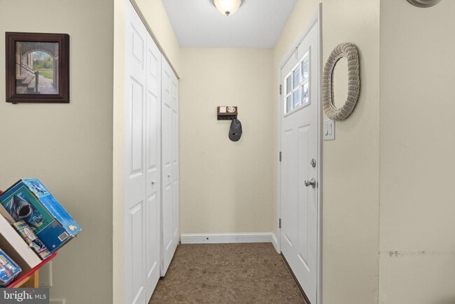 Photo - 628 Lancaster Ct