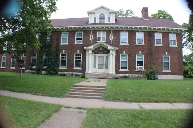 907 Porter Ave Unit 2