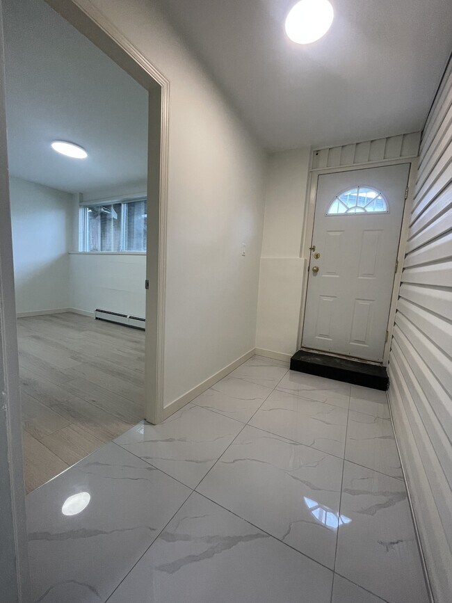 Photo - 6629 Colborne Ave