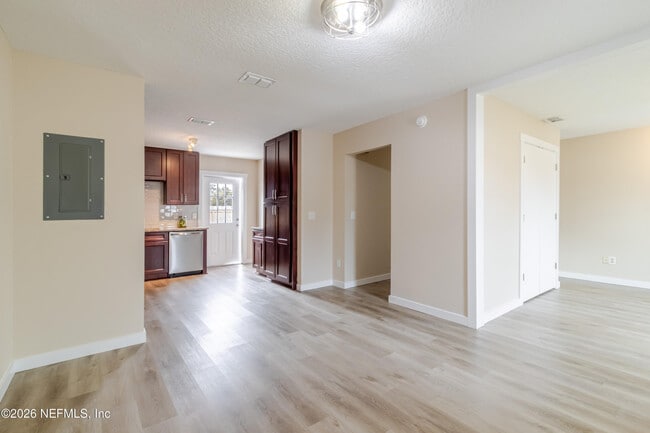 Photo - 10036 Delano Dr N