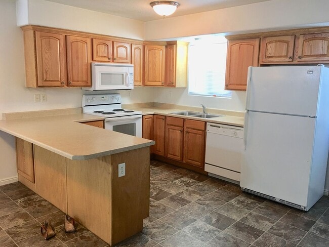 Photo - 3 Bedroom/ 2.5 Bath Townhome in Hawk Hollow