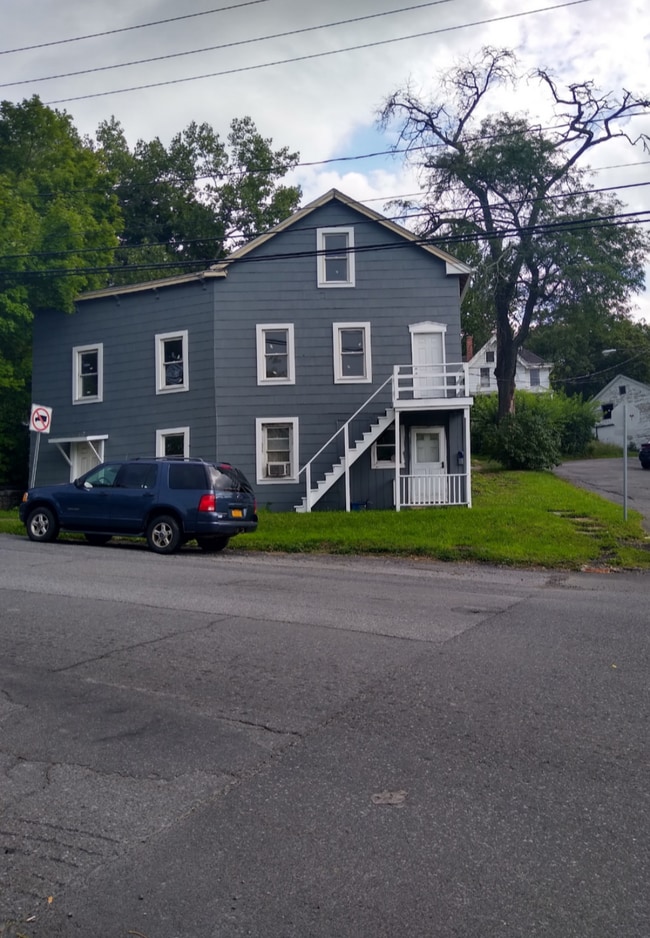 Photo - 902 Warren St Unidad Apt 2 Second Floor