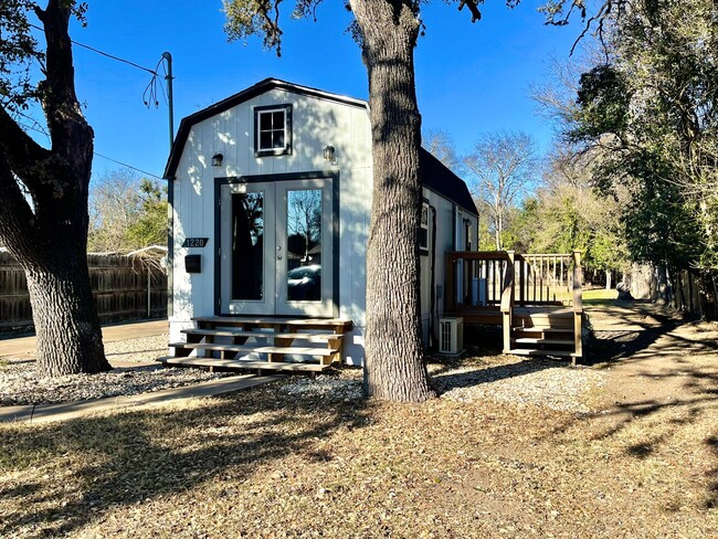 Tiny House - Tiny House